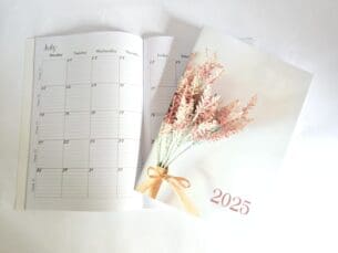 Soft Posy 2025 Desk Calendar for Ladies 