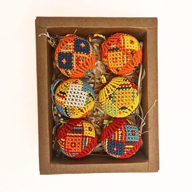 Stunning Handmade Beaded Christmas Baubles (6-pack Ornaments) - Image 3